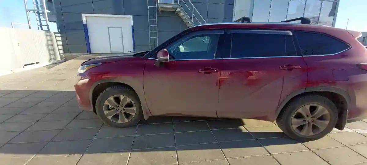 Toyota Highlander 2021 года за 27 000 000 тг. в Уральск