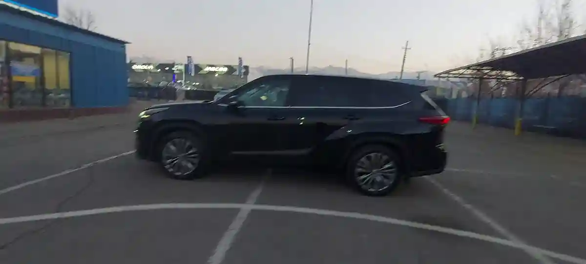 Toyota Highlander 2021 года за 24 000 000 тг. в Алматы