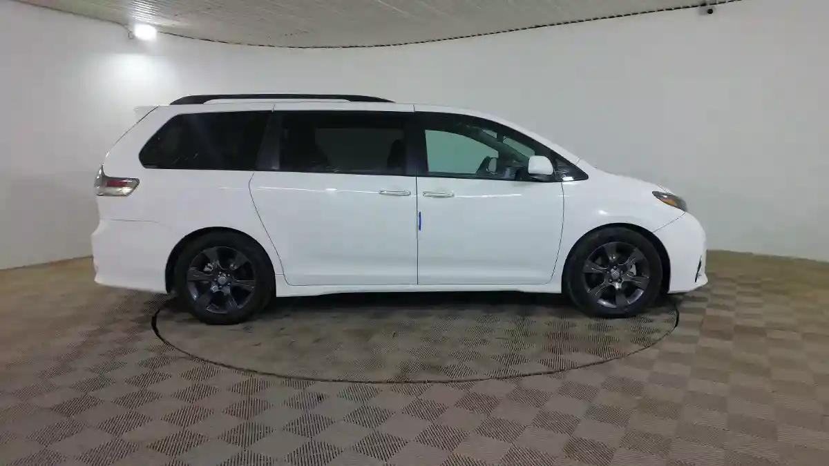 Toyota Sienna 2015 года за 14 600 000 тг. в Шымкент