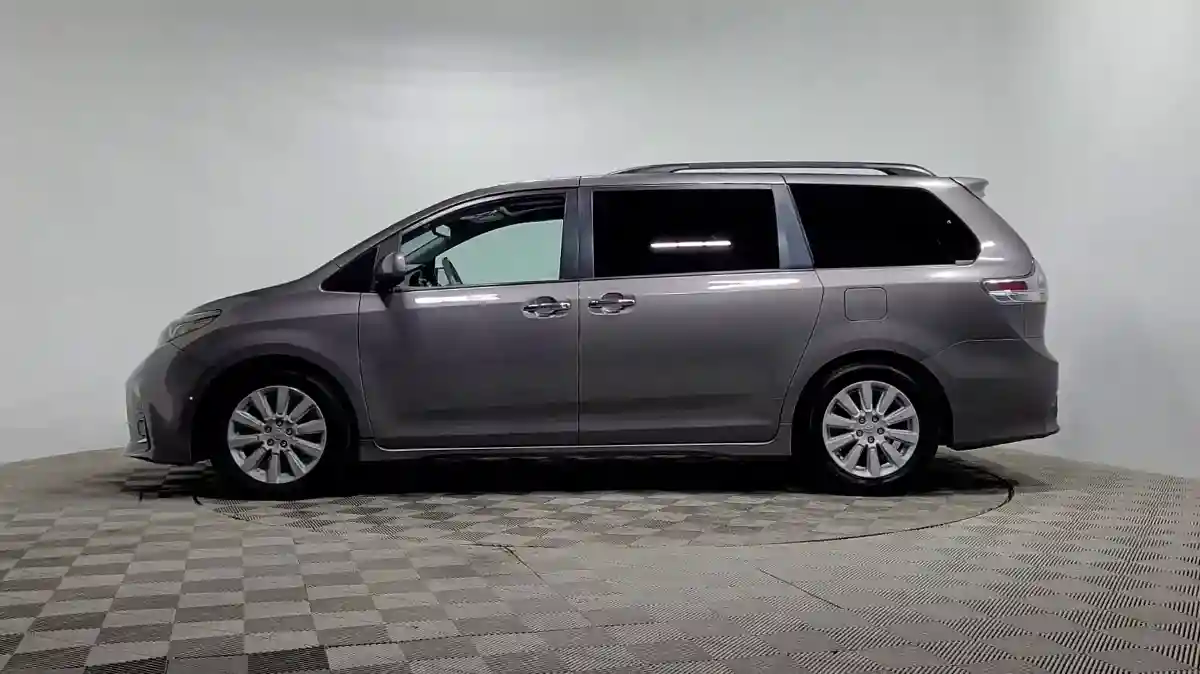 Toyota Sienna 2014 года за 14 000 000 тг. в Алматы