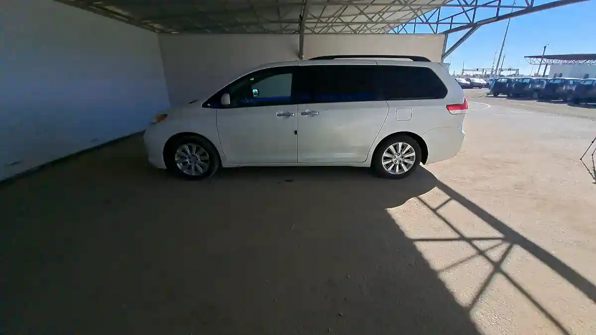 Toyota Sienna 2012 года за 14 100 000 тг. в Кызылорда