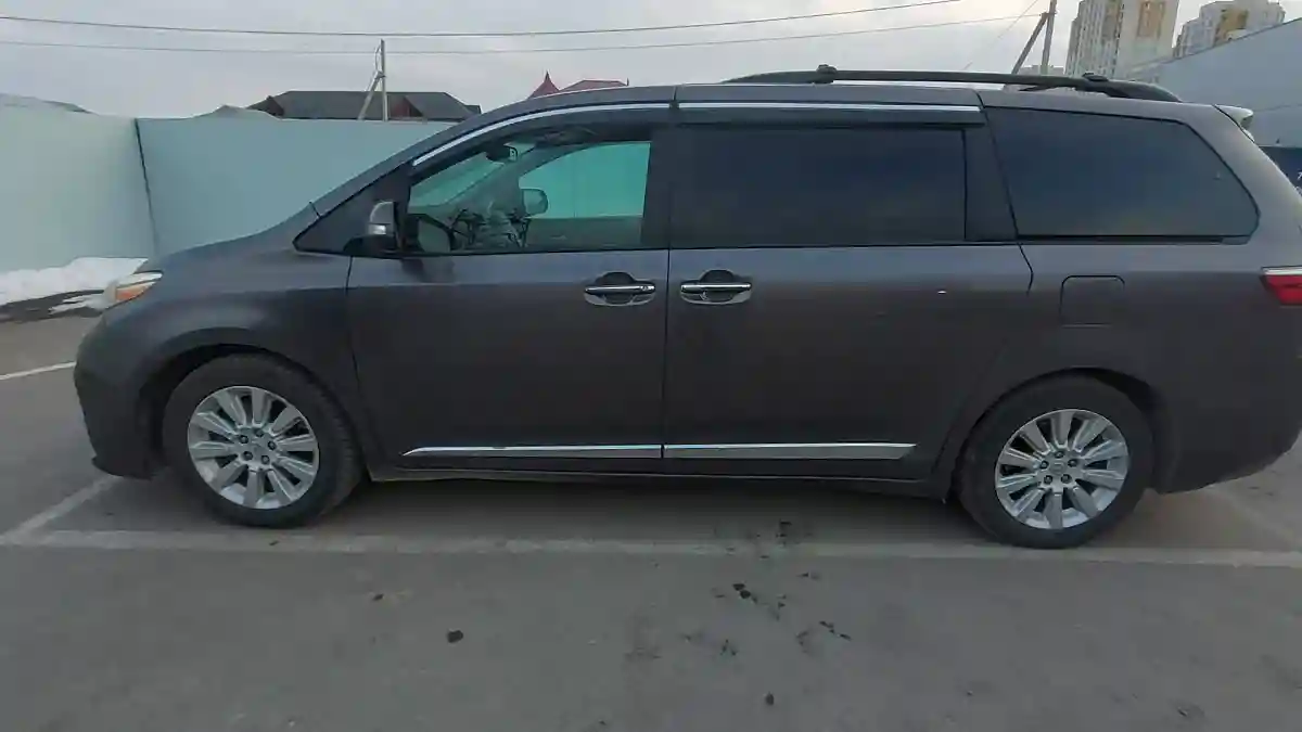 Toyota Sienna 2015 года за 16 800 000 тг. в Шымкент