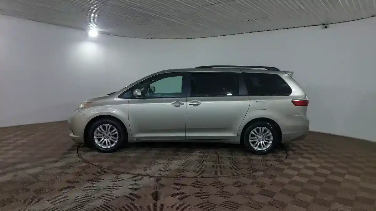 Toyota Sienna 2016 года за 14 190 000 тг. в Шымкент