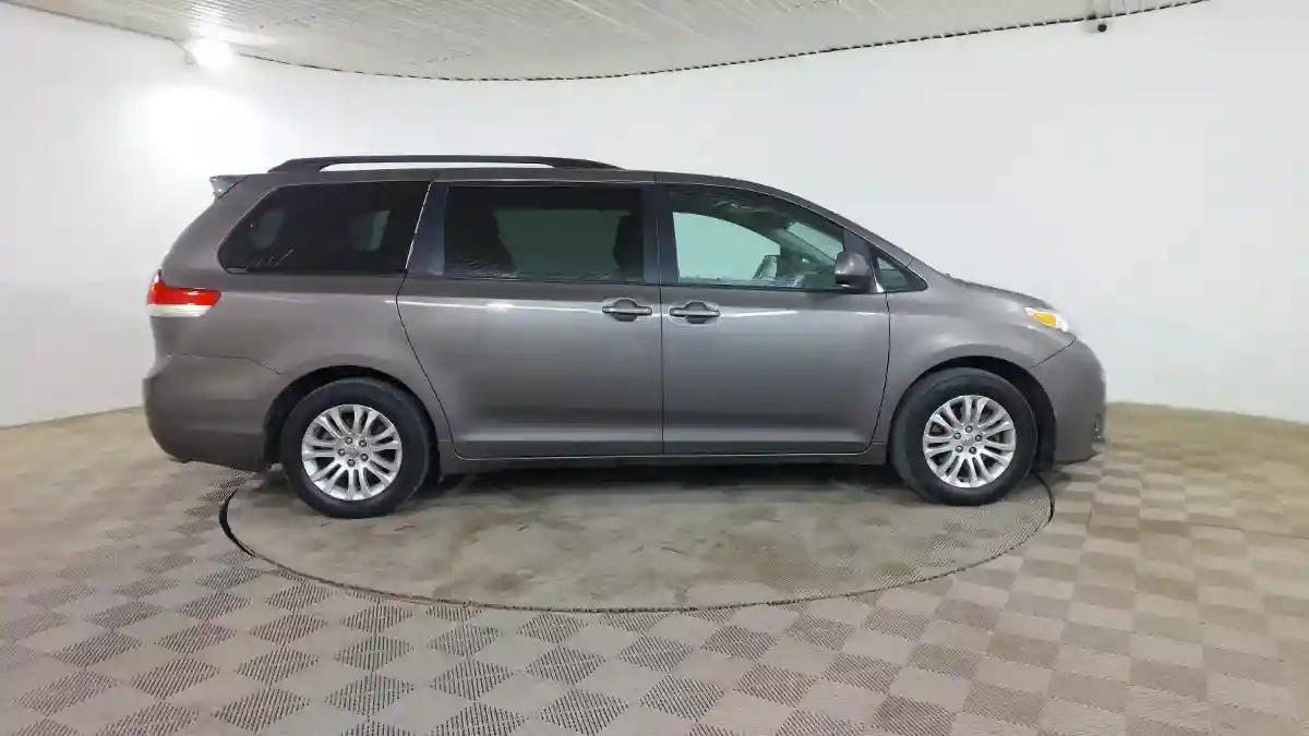 Toyota Sienna 2014 года за 11 800 000 тг. в Шымкент
