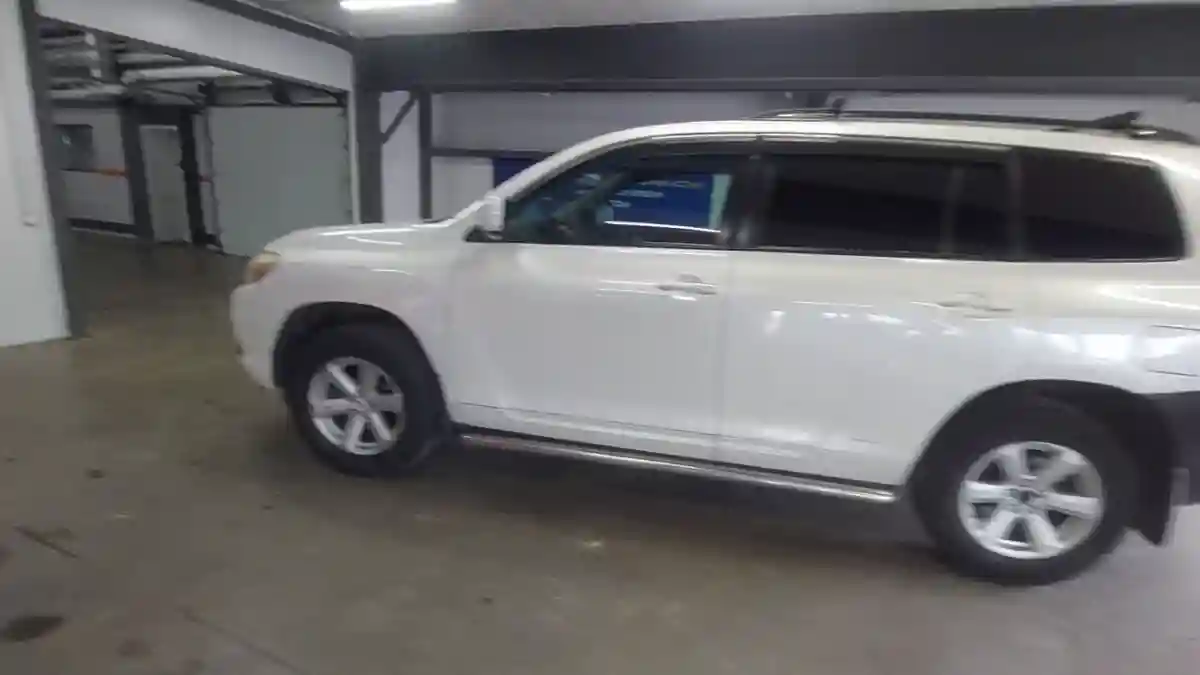 Toyota Highlander 2010 года за 9 500 000 тг. в Астана