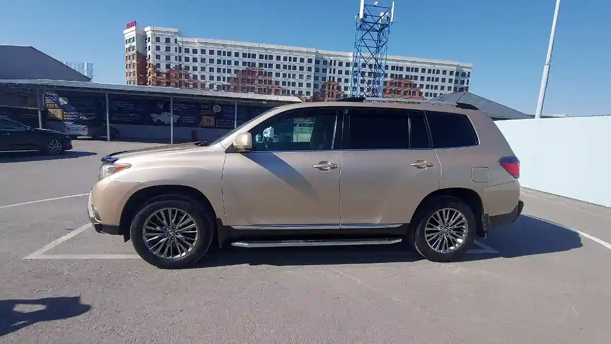 Toyota Highlander 2012 года за 11 000 000 тг. в Шымкент