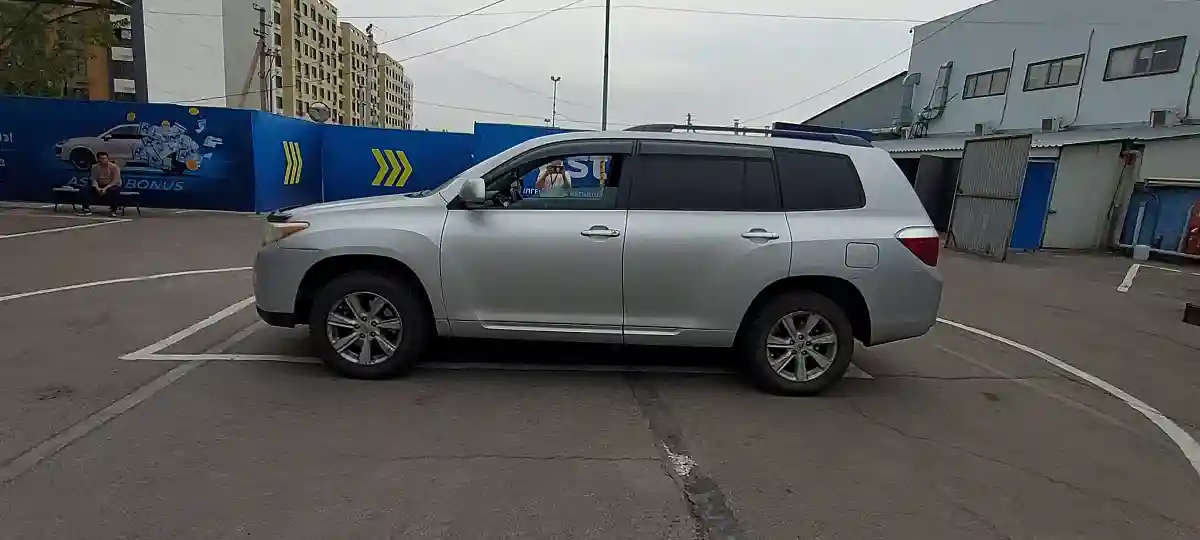 Toyota Highlander 2011 года за 9 000 000 тг. в Алматы