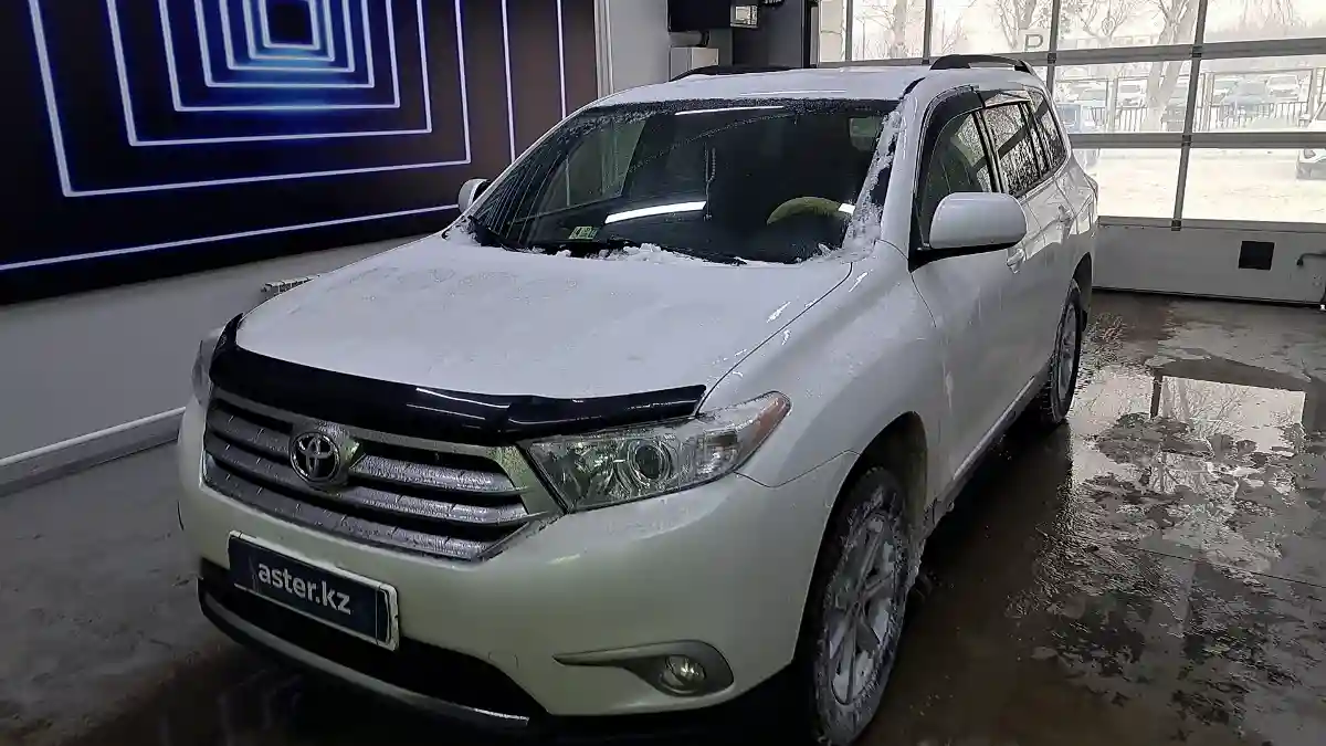 Toyota Highlander 2013 года за 11 500 000 тг. в Павлодар