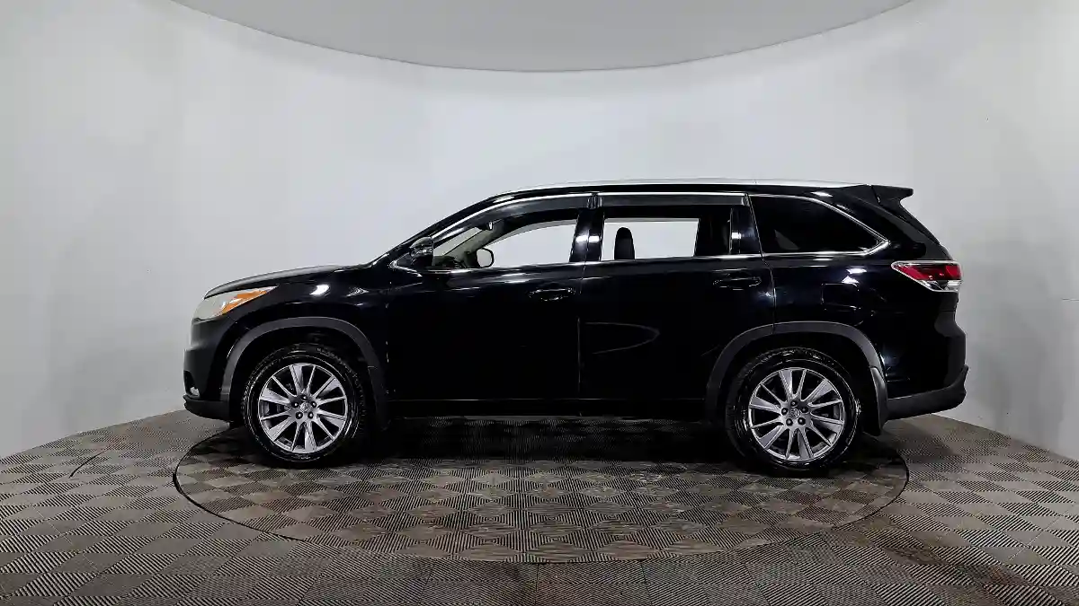 Toyota Highlander 2014 года за 13 490 000 тг. в Астана