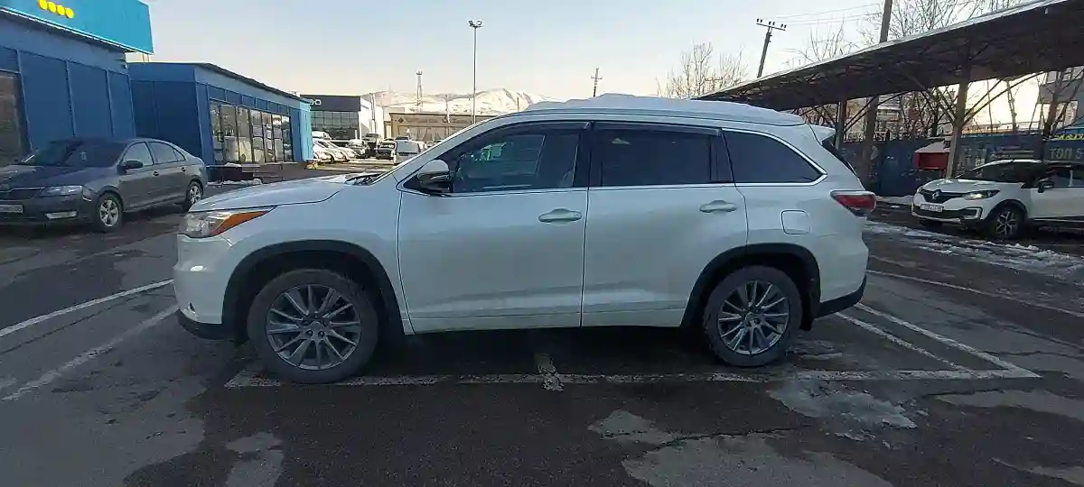 Toyota Highlander 2014 года за 14 000 000 тг. в Алматы