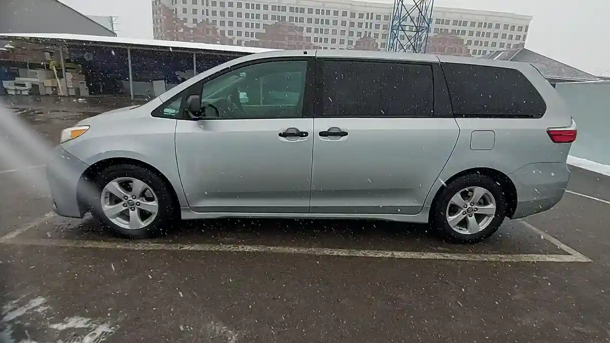 Toyota Sienna 2019 года за 16 000 000 тг. в Шымкент