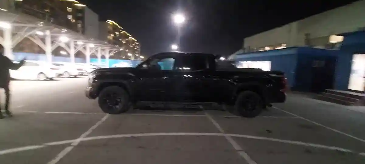 Toyota Tundra 2023 года за 42 000 000 тг. в Алматы