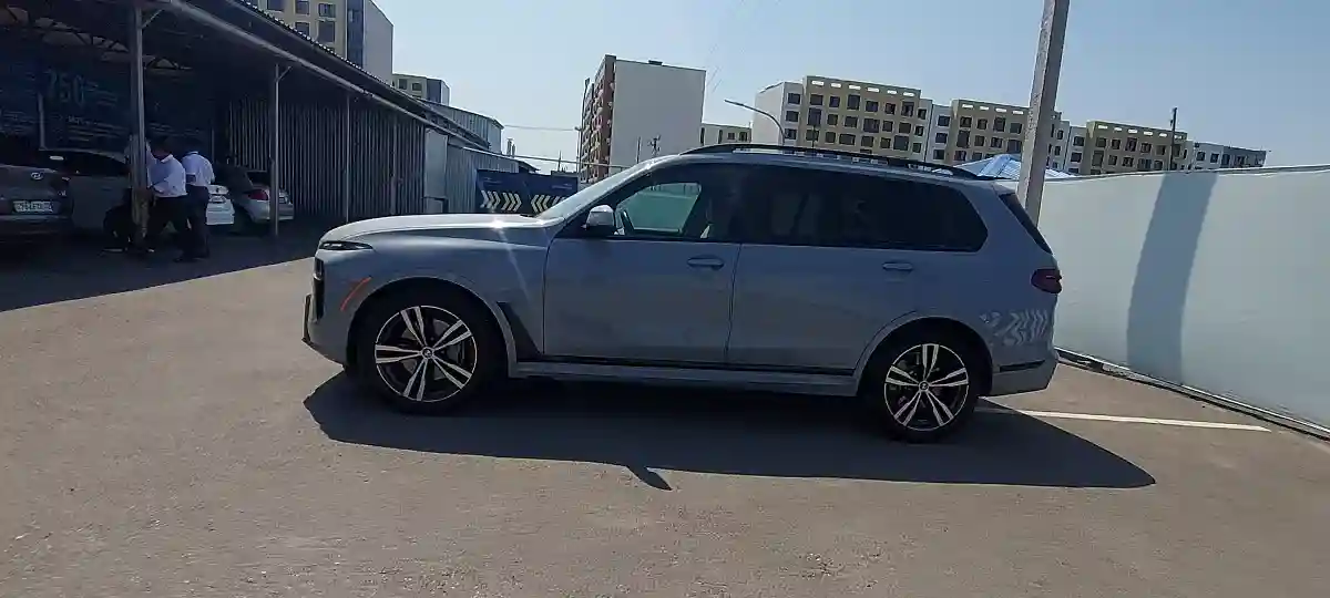 BMW X7 2022 года за 55 000 000 тг. в Алматы