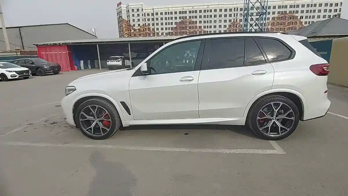 BMW X5 2021 года за 32 000 000 тг. в Шымкент