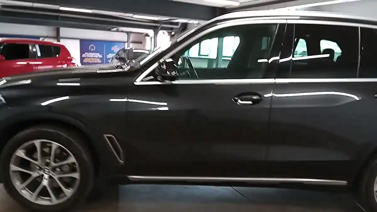 BMW X5 2021 года за 35 000 000 тг. в Астана