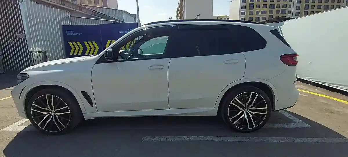 BMW X5 2018 года за 30 000 000 тг. в Алматы