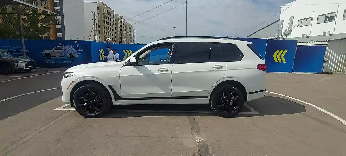 BMW X7 2022 года за 52 000 000 тг. в Алматы