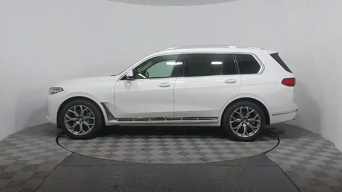 BMW X7 2019 года за 32 000 000 тг. в Астана