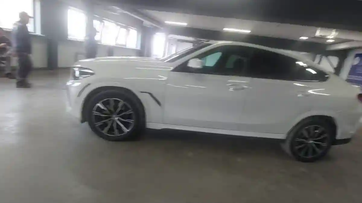 BMW X6 2020 года за 38 000 000 тг. в Астана