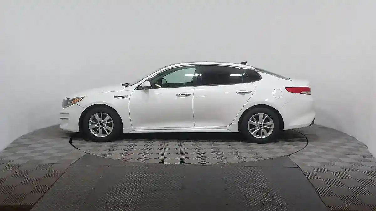 Kia Optima 2017 года за 8 200 000 тг. в Астана