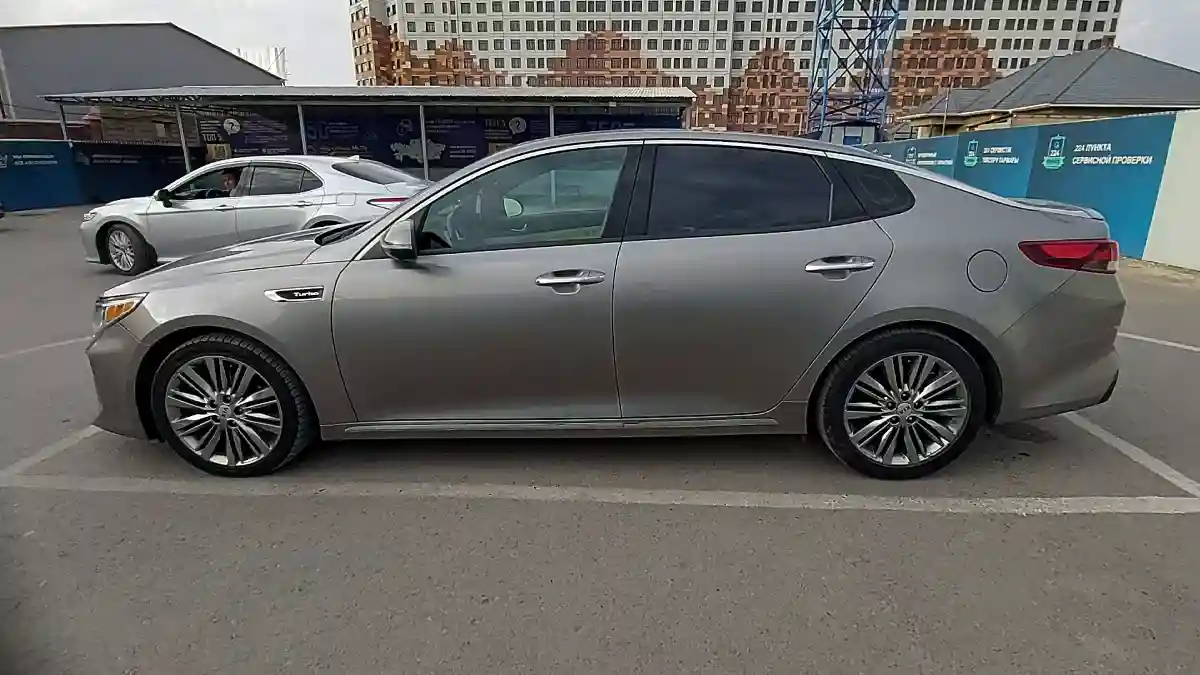 Kia Optima 2017 года за 10 000 000 тг. в Шымкент