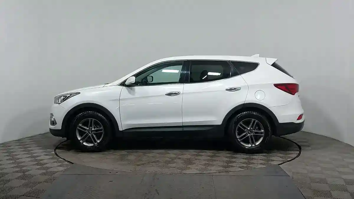 Hyundai Santa Fe 2016 года за 8 990 000 тг. в Астана