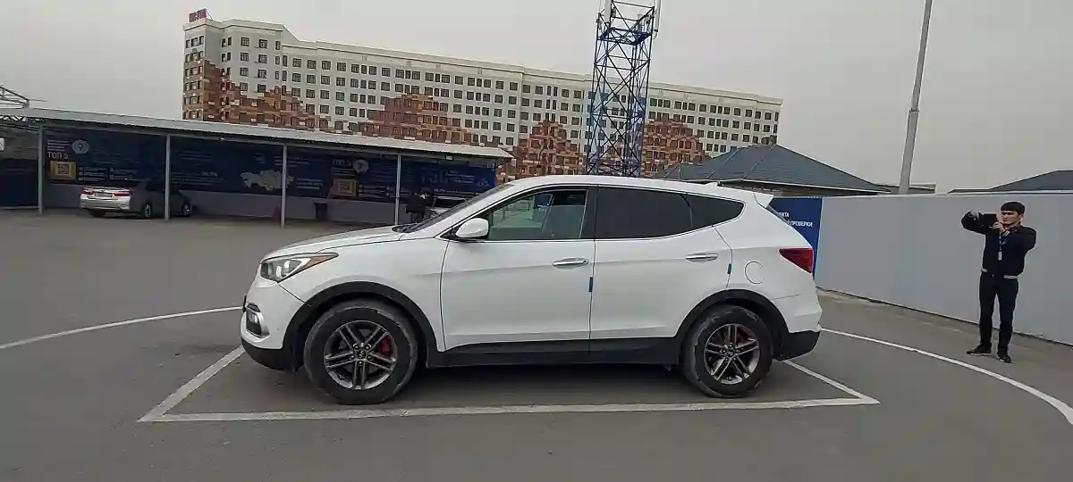 Hyundai Santa Fe 2017 года за 12 000 000 тг. в Шымкент