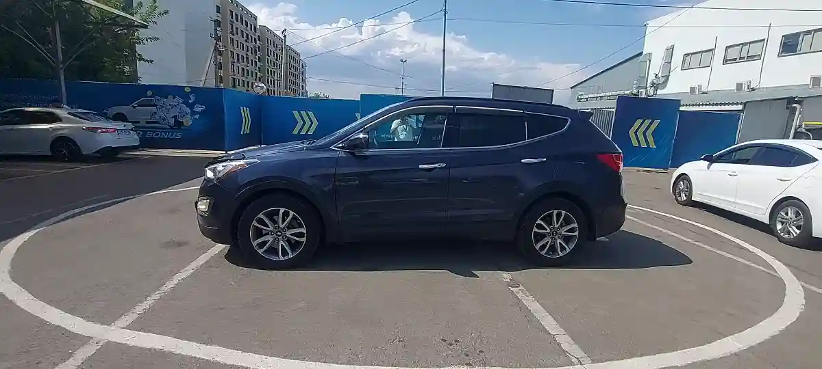 Hyundai Santa Fe 2015 года за 10 000 000 тг. в Алматы