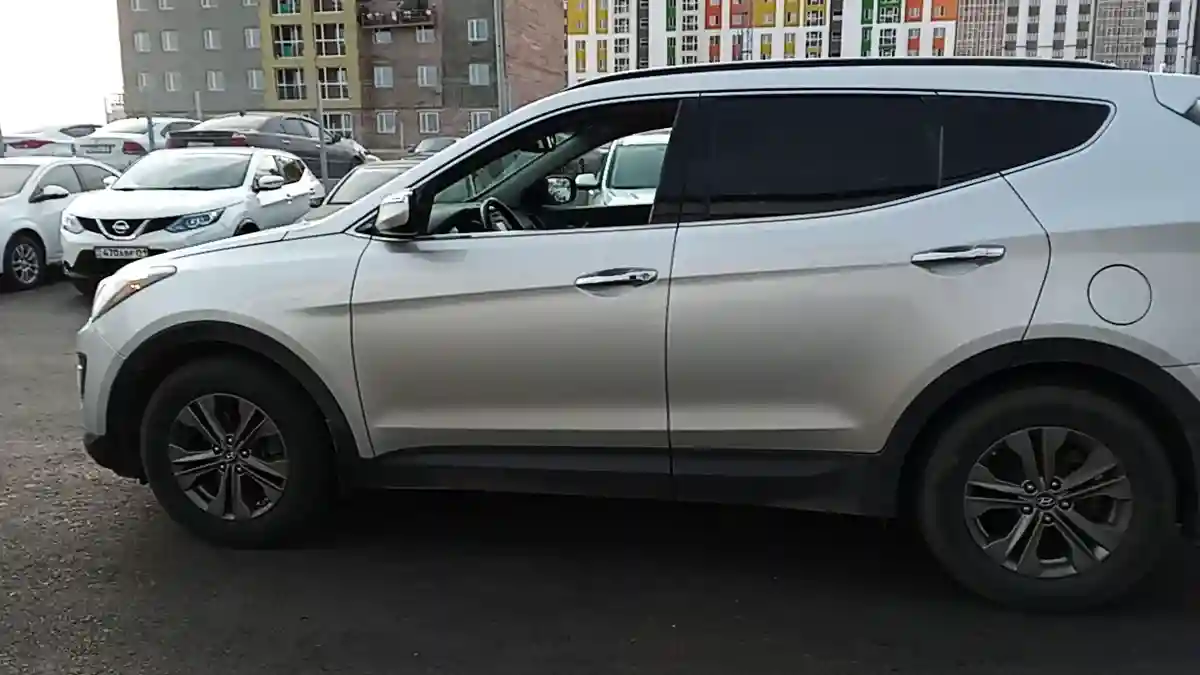 Hyundai Santa Fe 2014 года за 9 500 000 тг. в Астана