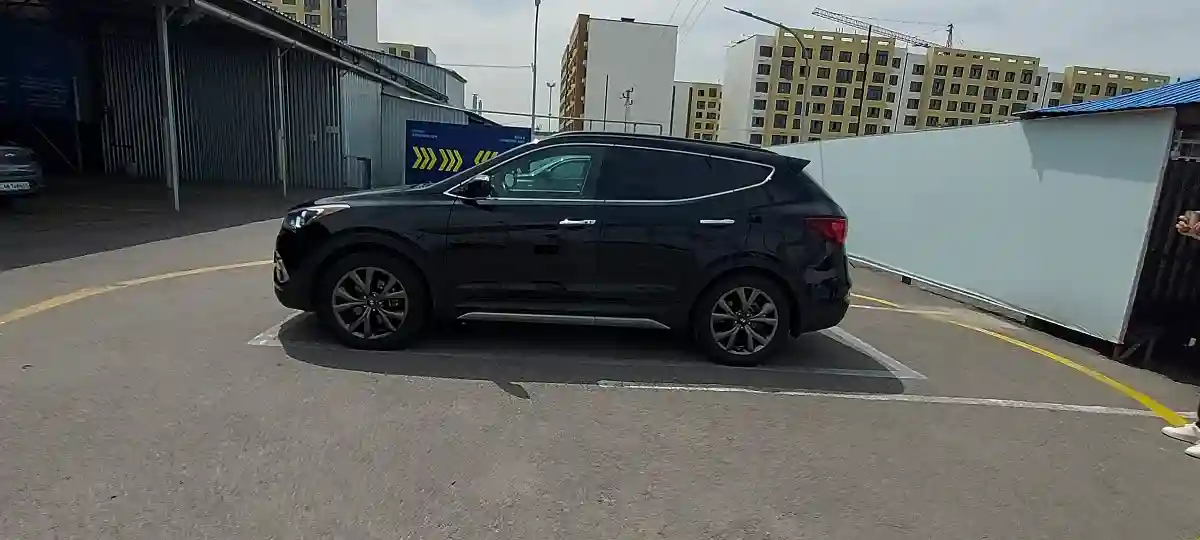 Hyundai Santa Fe 2017 года за 12 000 000 тг. в Алматы