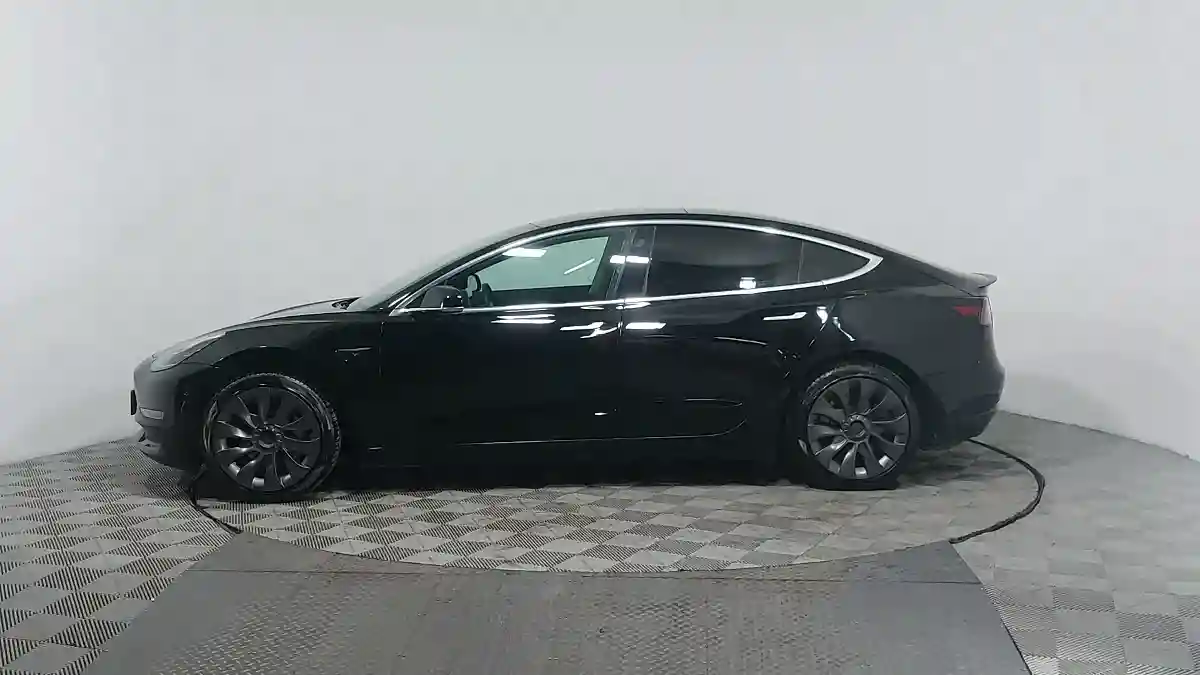 Tesla Model 3 2019 года за 9 990 000 тг. в Астана
