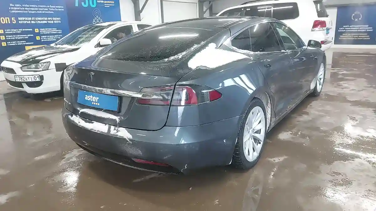 Tesla Model S 2017 года за 22 000 000 тг. в Астана