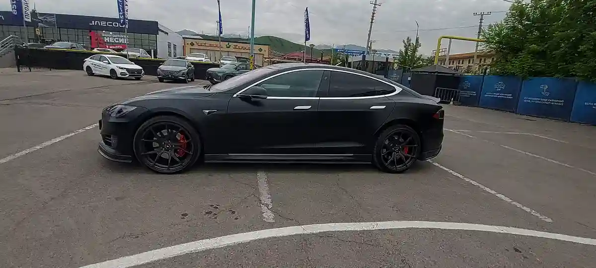 Tesla Model S 2020 года за 30 000 000 тг. в Алматы