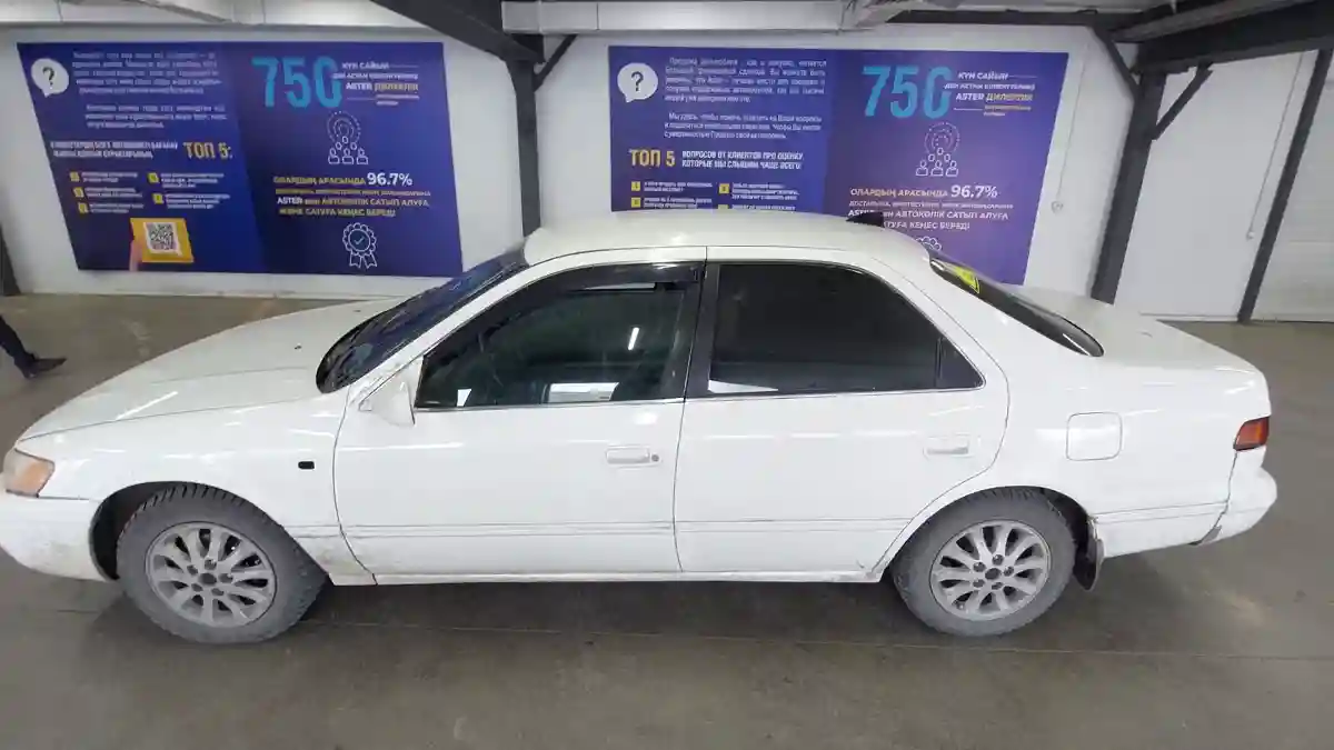 Toyota Camry 1998 года за 2 500 000 тг. в Астана