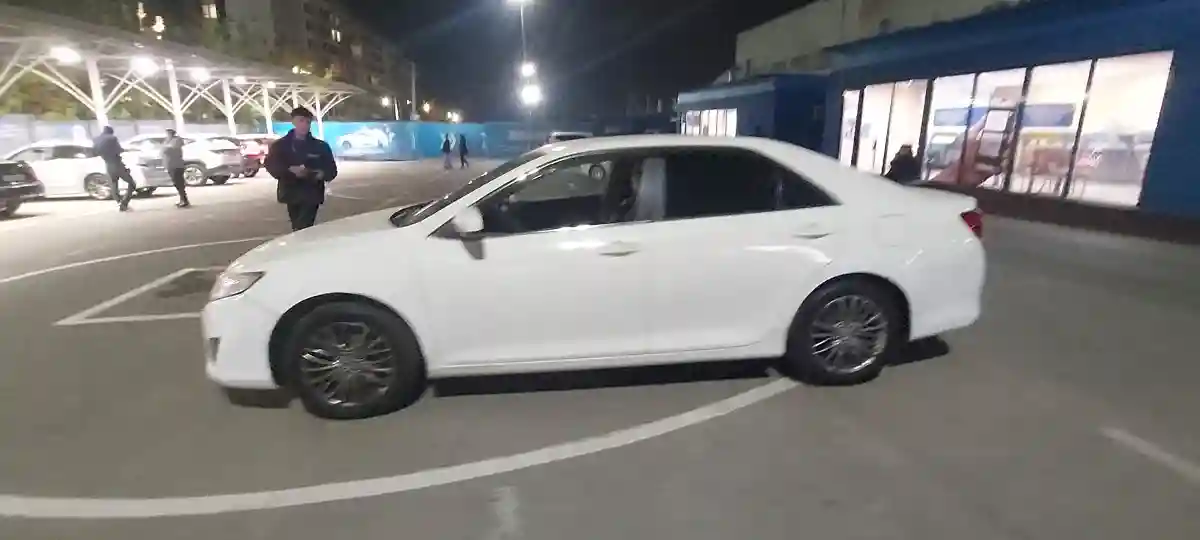 Toyota Camry 2012 года за 8 000 000 тг. в Алматы