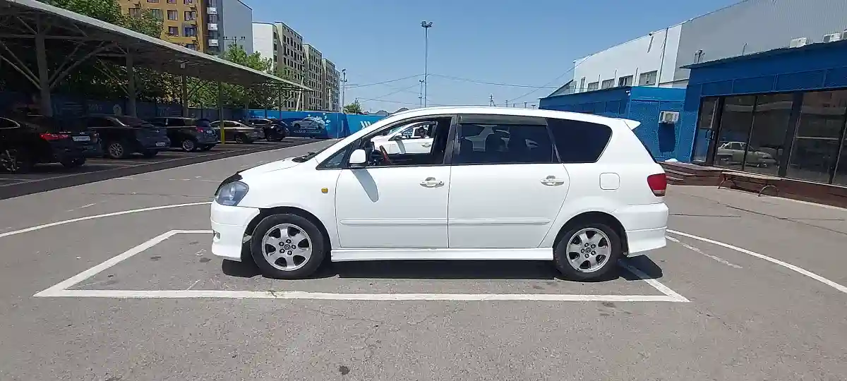 Toyota Ipsum 2002 года за 3 000 000 тг. в Алматы