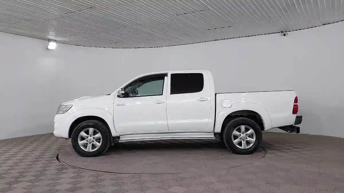 Toyota Hilux 2013 года за 7 250 000 тг. в Шымкент