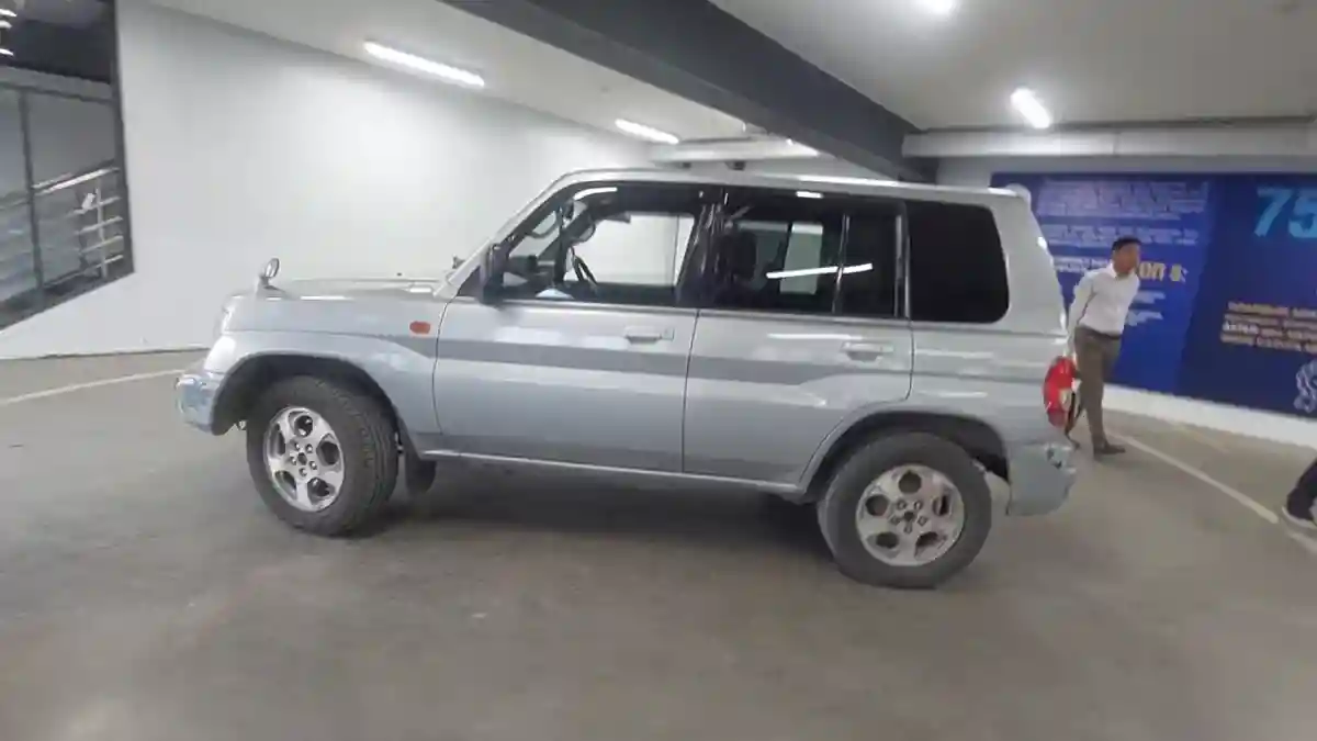 Mitsubishi Pajero iO 1998 года за 2 500 000 тг. в Астана