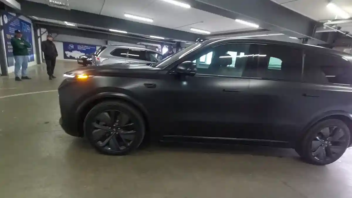 LiXiang L9 2024 года за 28 000 000 тг. в Астана