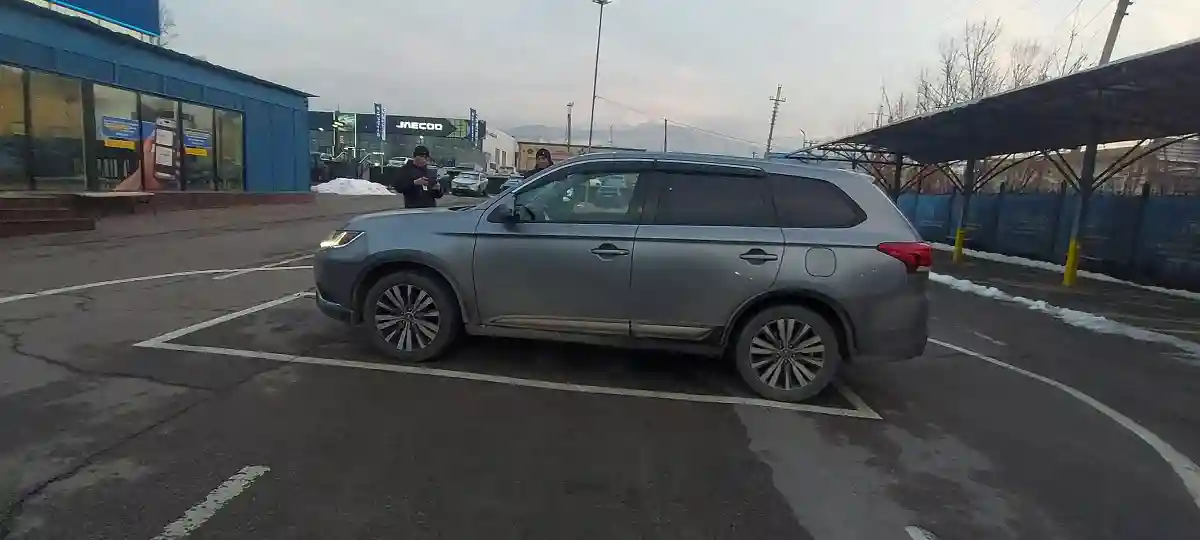 Mitsubishi Outlander 2019 года за 11 000 000 тг. в Алматы