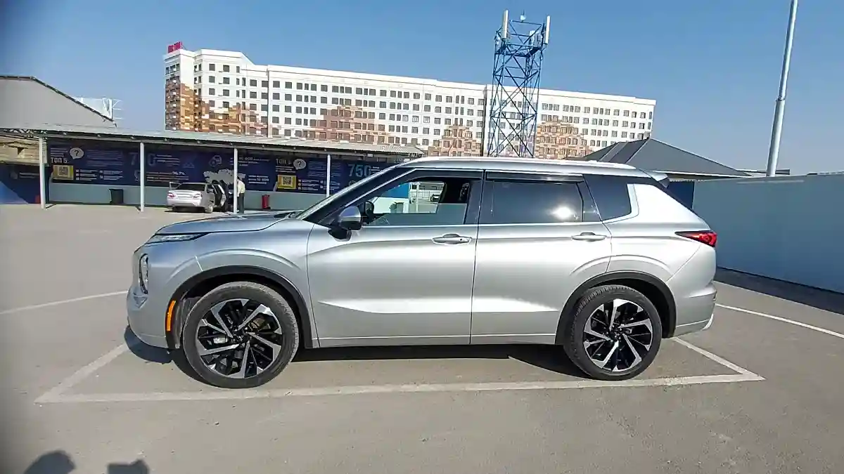 Mitsubishi Outlander 2021 года за 15 000 000 тг. в Шымкент