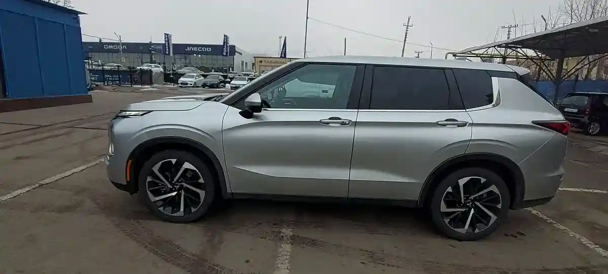 Mitsubishi Outlander 2022 года за 16 700 000 тг. в Алматы