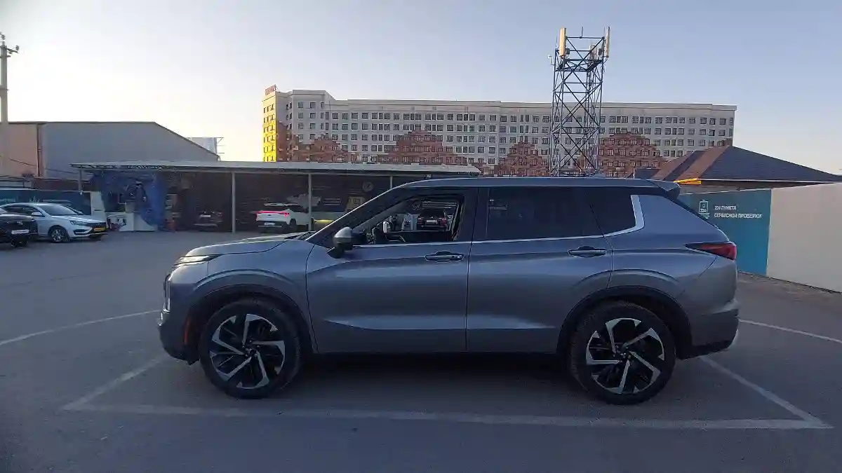 Mitsubishi Outlander 2021 года за 14 500 000 тг. в Шымкент