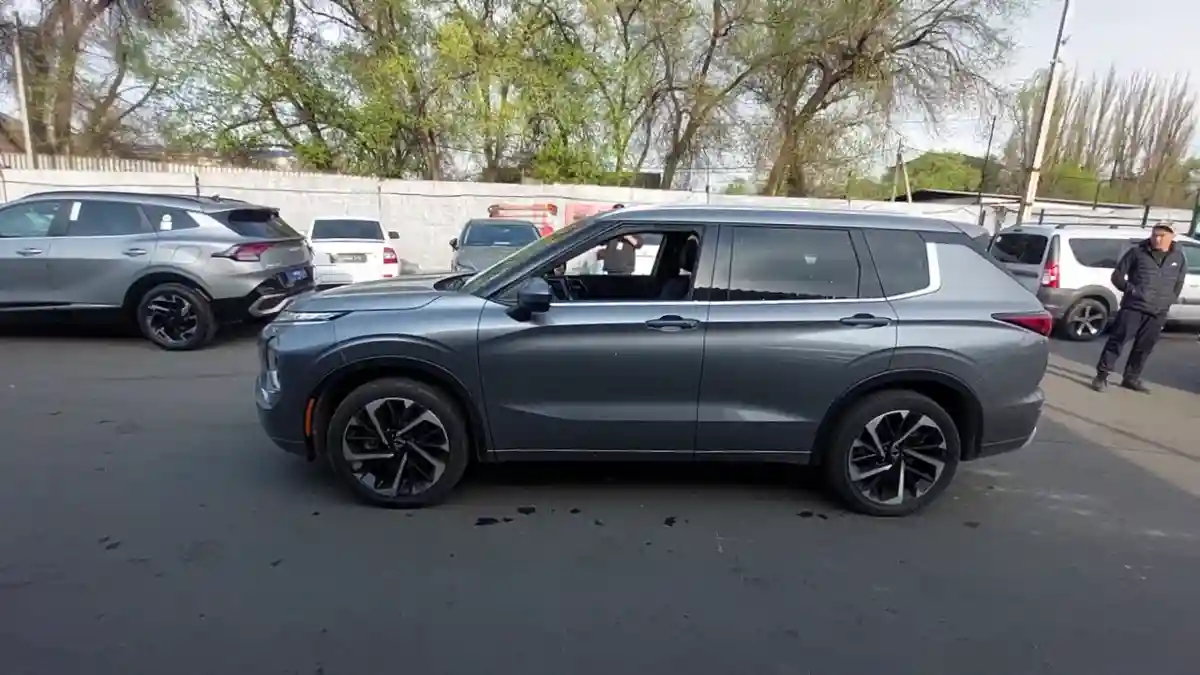 Mitsubishi Outlander 2021 года за 23 000 000 тг. в Алматы