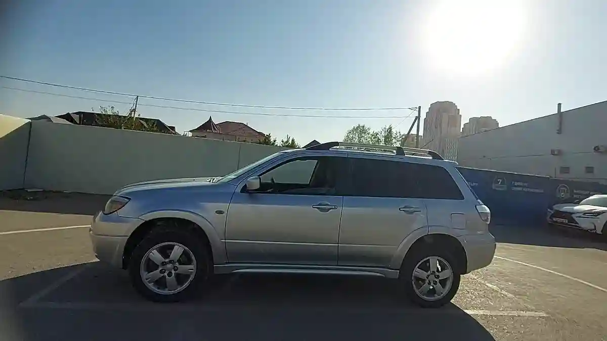 Mitsubishi Outlander 2005 года за 3 850 000 тг. в Шымкент