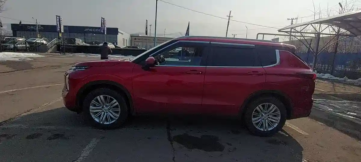 Mitsubishi Outlander 2022 года за 15 500 000 тг. в Алматы