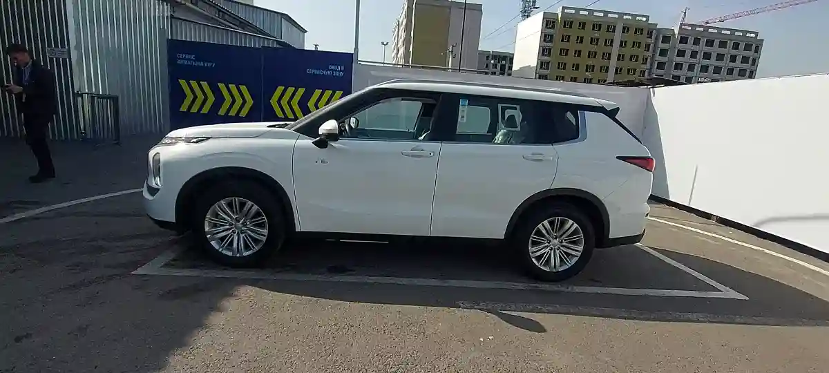 Mitsubishi Outlander 2022 года за 18 422 000 тг. в Алматы