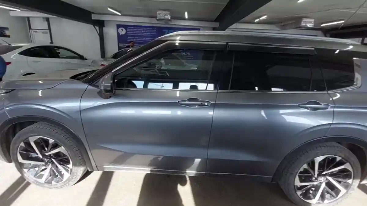 Mitsubishi Outlander 2023 года за 18 500 000 тг. в Астана