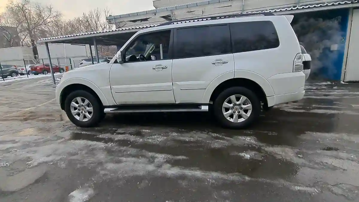 Купить Mitsubishi Pajero 2018 года в Алматы, цена 19500000 тенге. Продажа Mitsubishi Pajero в Алматы - Aster.kz. №c972414 Mitsubishi Pajero 2018 года за 19 500 000 тг. в Алматы