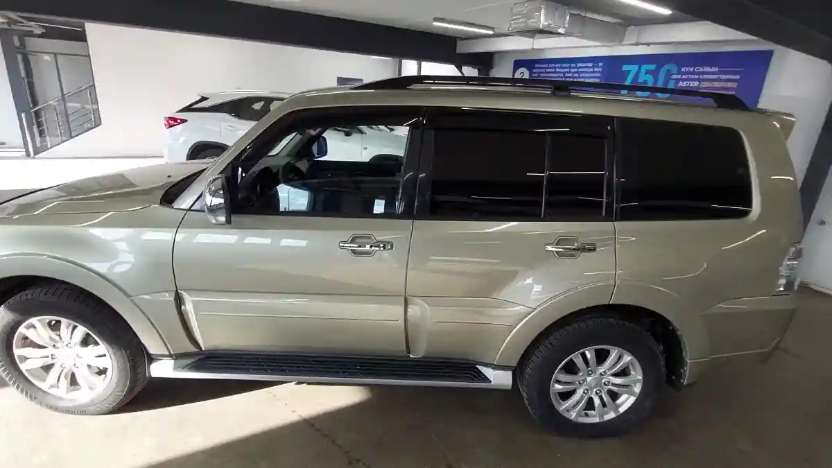 Mitsubishi Pajero 2017 года за 14 500 000 тг. в Астана